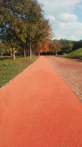 Narancs színű EPDM futópálya